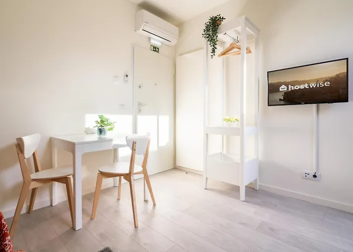 Host Wise - Central Private Flats - Terrace